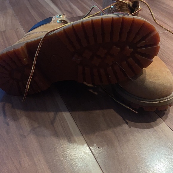 Timberlands - Picture 3 of 3